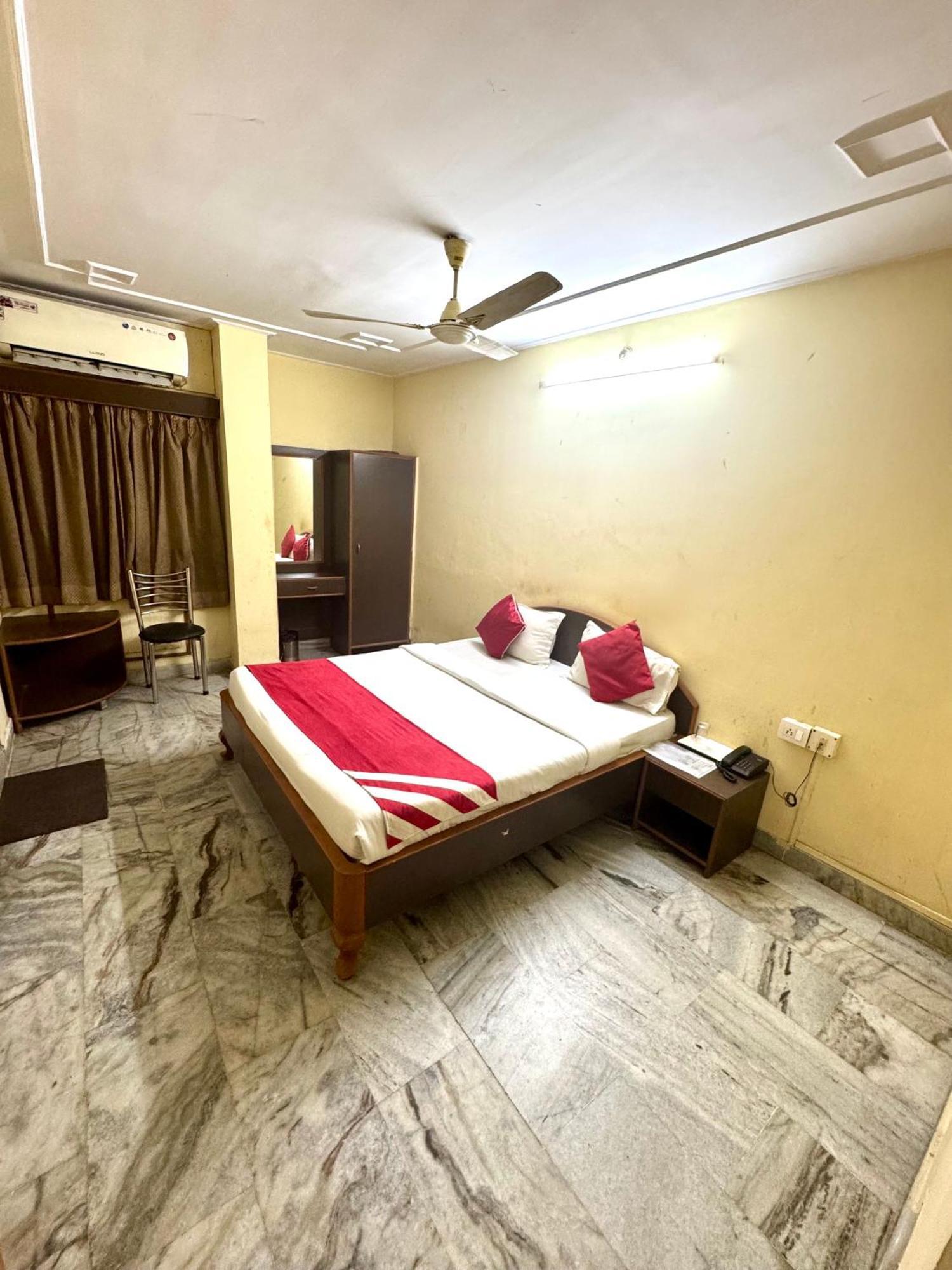 Hotel B K R Guwahati Exterior foto