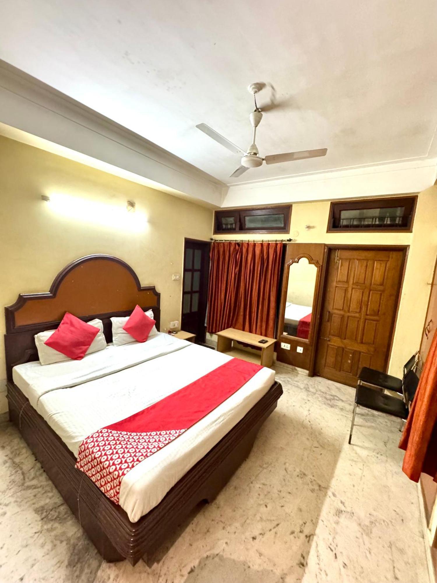 Hotel B K R Guwahati Exterior foto
