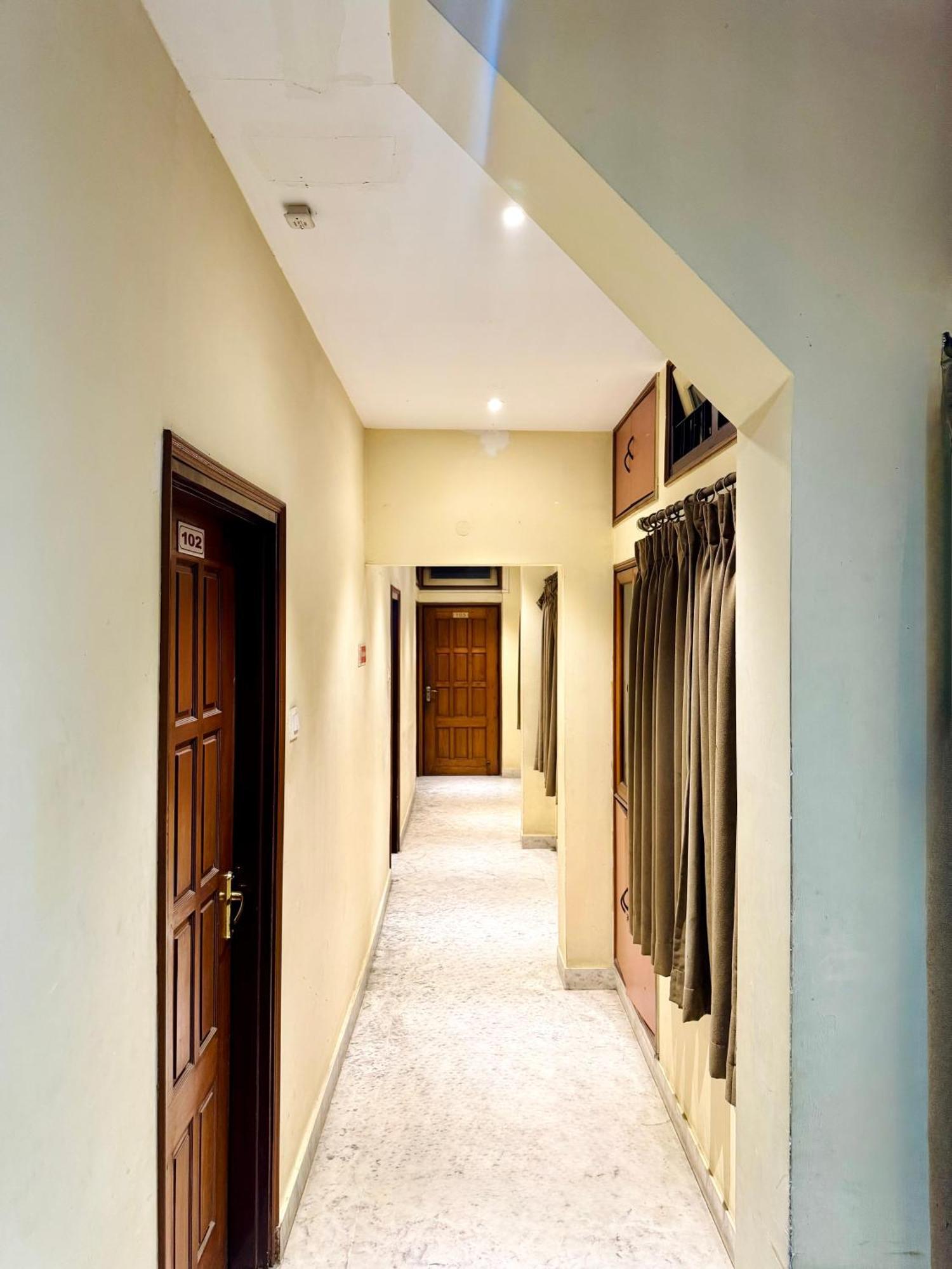 Hotel B K R Guwahati Exterior foto